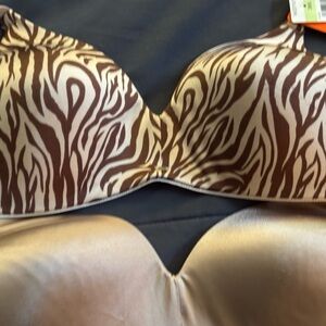 Warner's 2pc lot Beige and Cream Zebra Print Bra